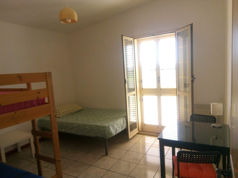 Triple Room for Rent With Private Bathroom in Molise - Wifi view 3