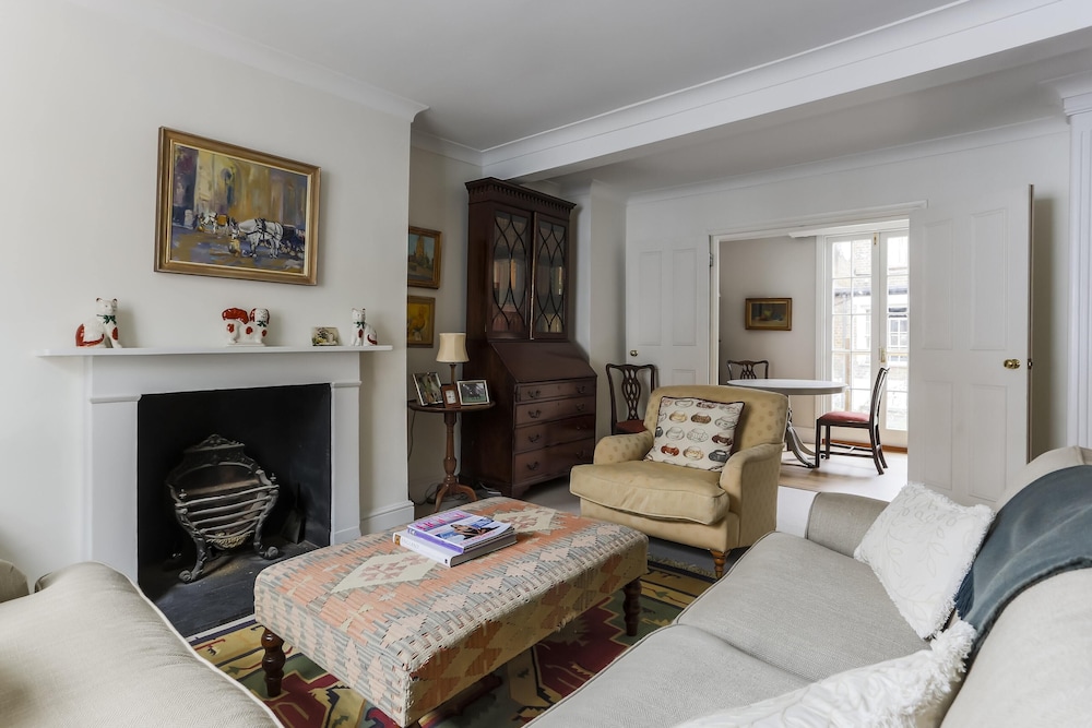 First Street II by Onefinestay
