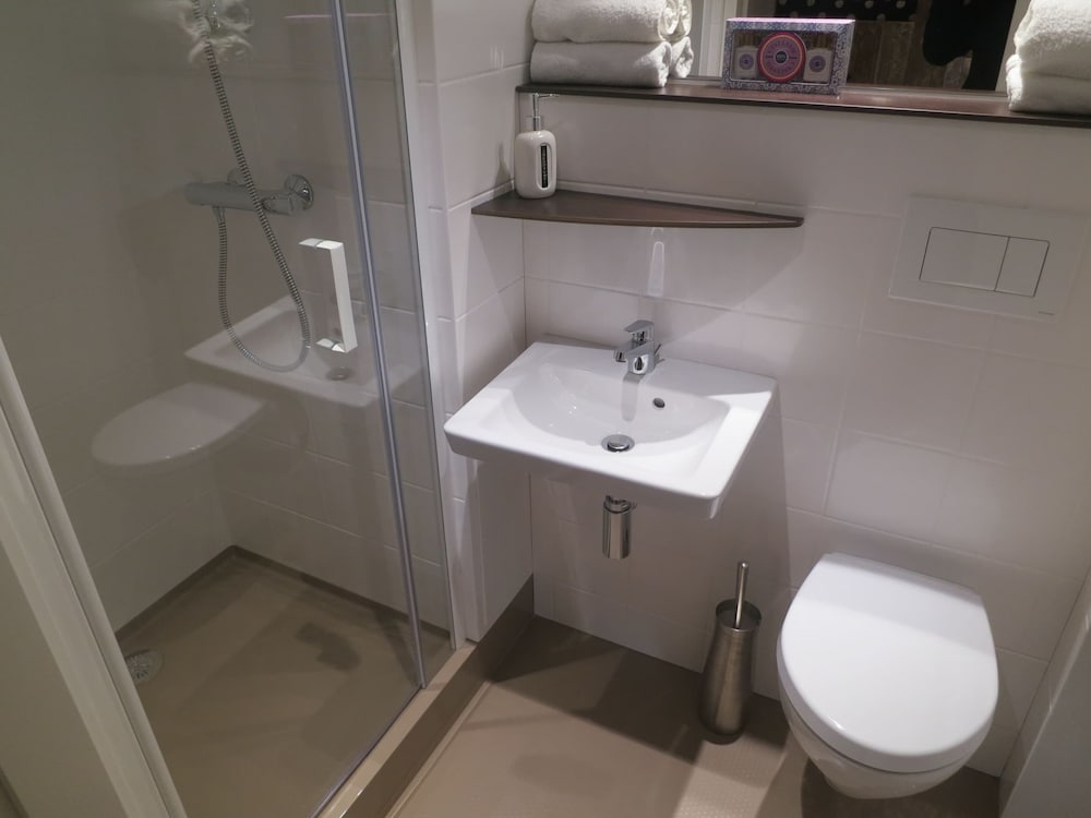 Lovely Tent with Kitchen & Bathroom Located near Pond view 4