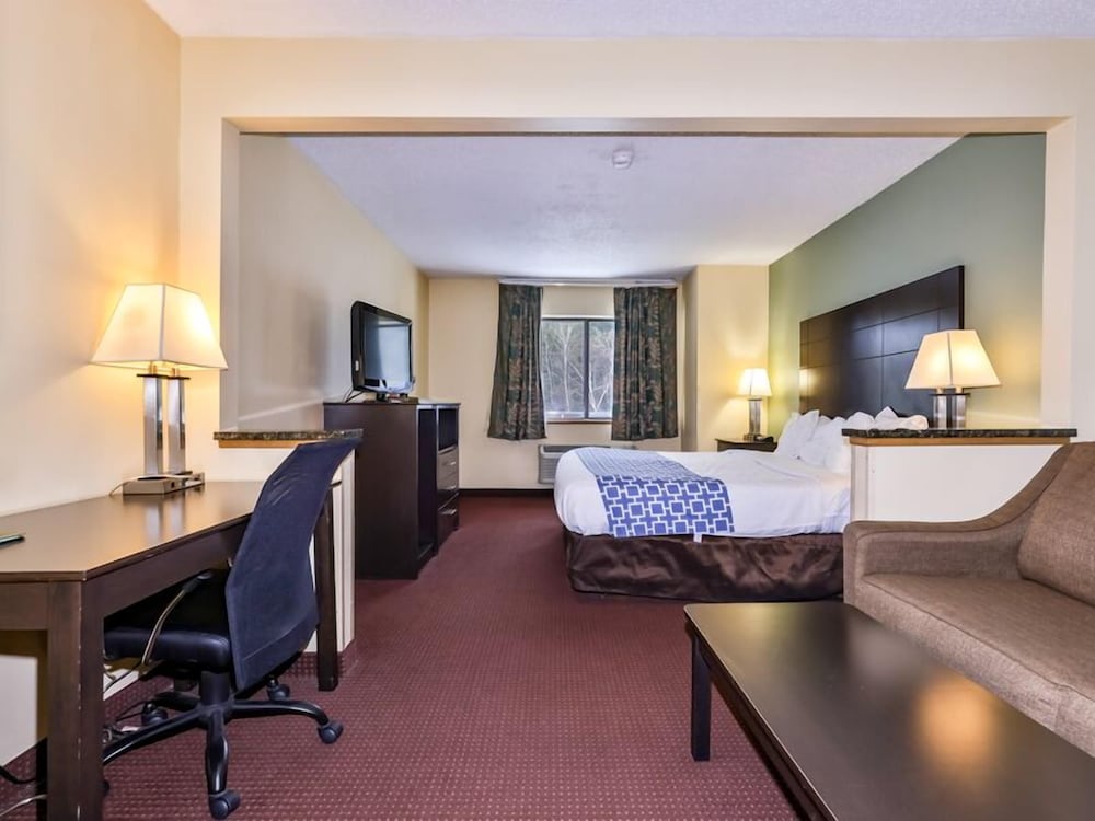 GrandStay Hotel & Suites