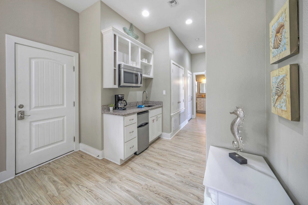 Sleeps 24 2 Homes w/ Beach Boardwalk Access & Deck Views Steps to the Beach