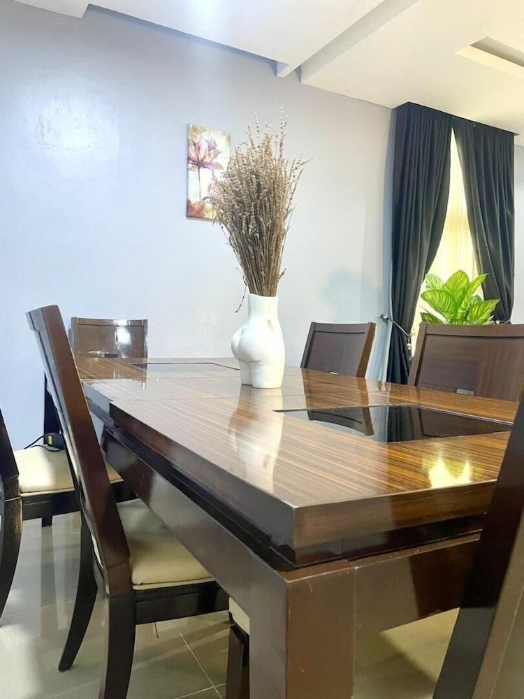 Wine House Apartments