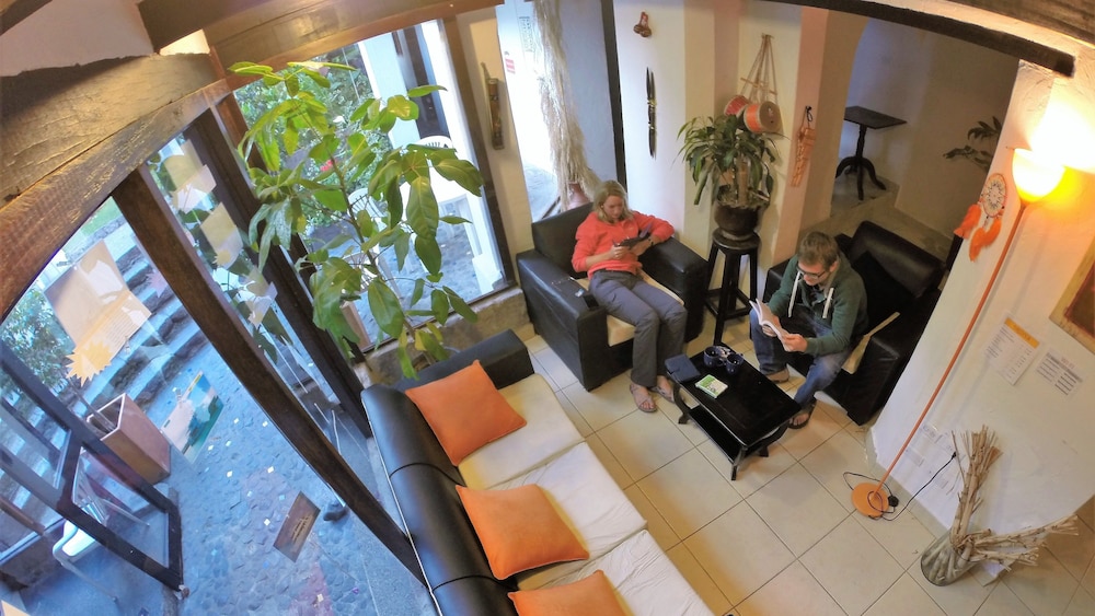 L'AUBERGE INN - Hostel
