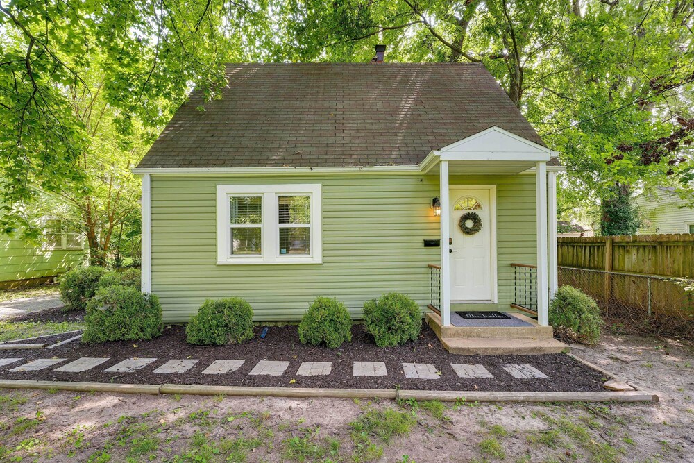 Springfield Home w/ Yard: 3 Mi to Downtown! view 2