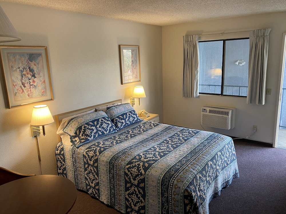 Circle Inn Motel view 2