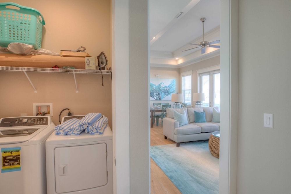 30A Sandpiper by Avantstay In Prominence, 2 Pools + Gym Access, 2 Bikes Incl