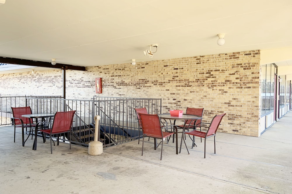 Paris Inn and Suites