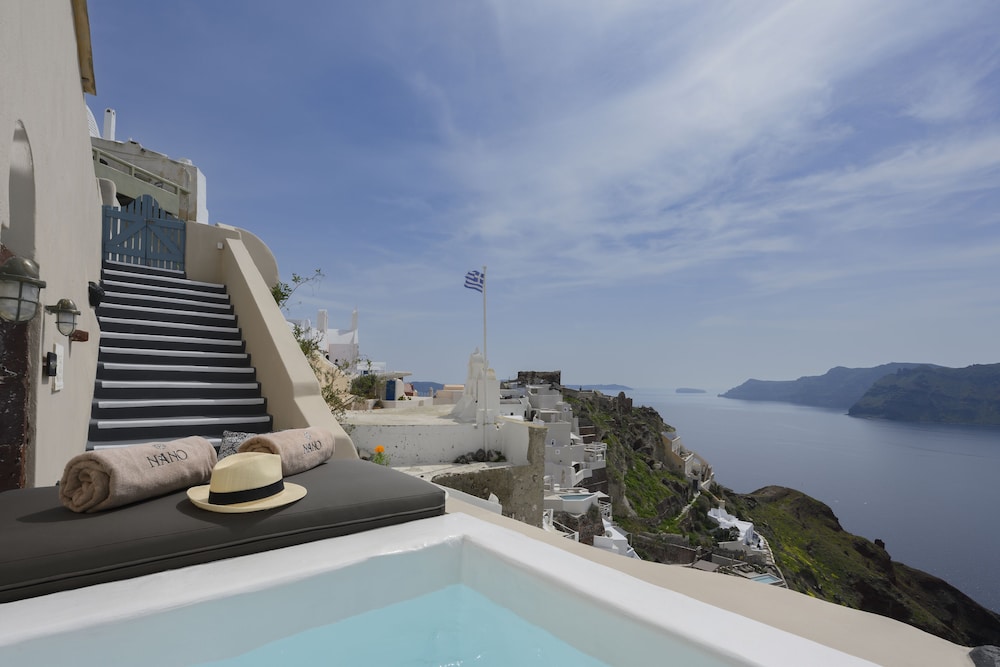 Nano Oia Villas
