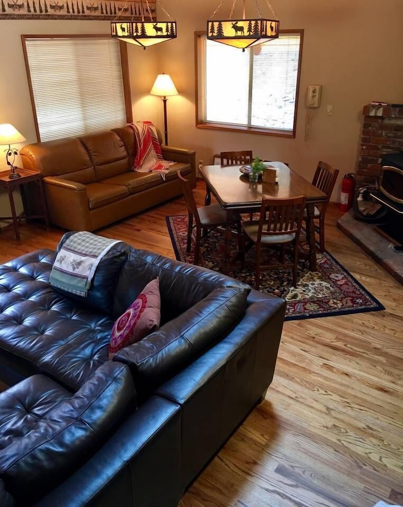 Ashland Vacations - Whispering Pines Cabin Retreat - Property Image 13