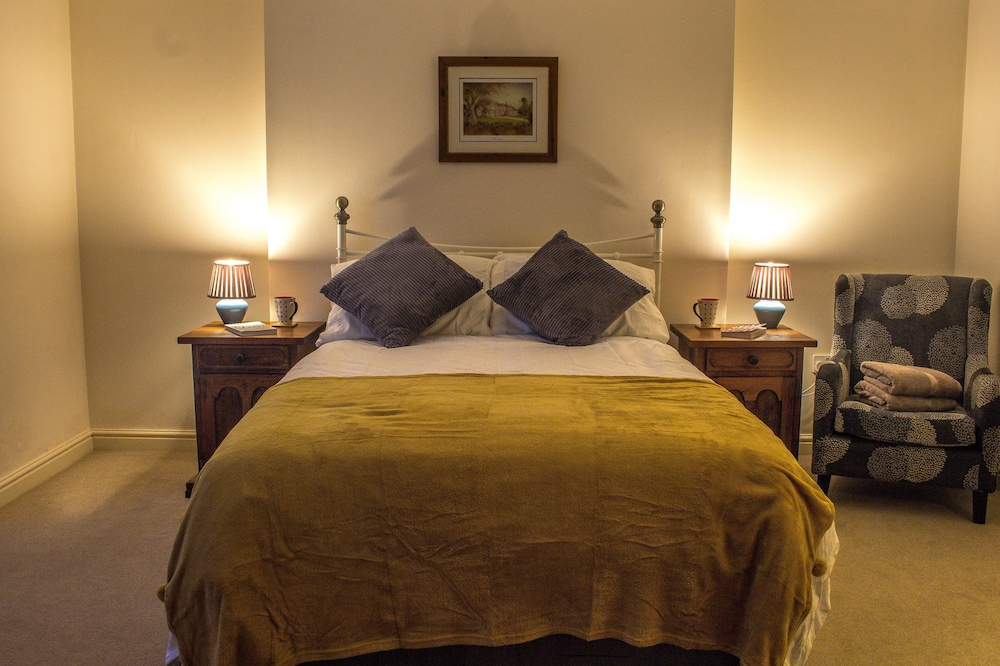 Hillbrook House Apartment 9 view 2