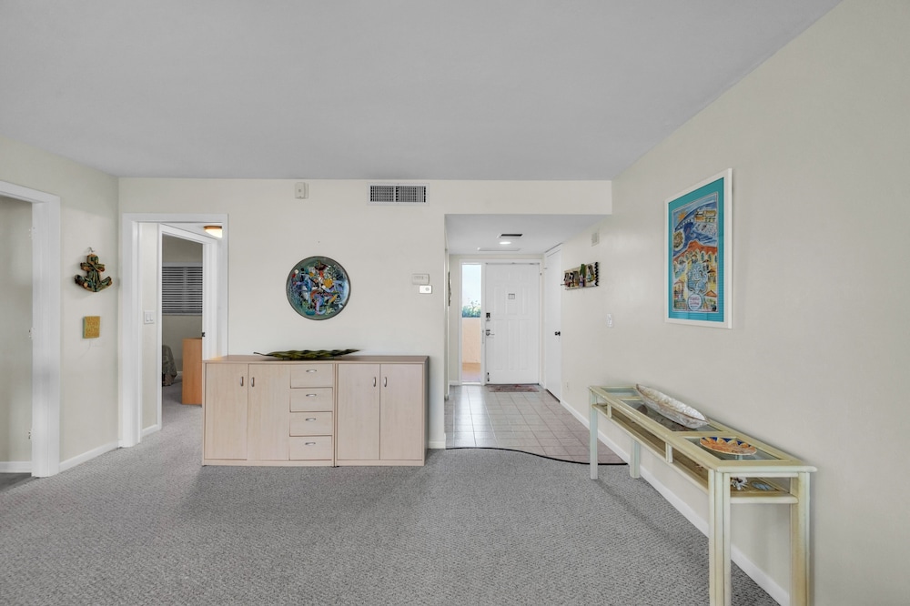 Gulf-view Condo With Resort-style Amenities 2 Bedroom Condo