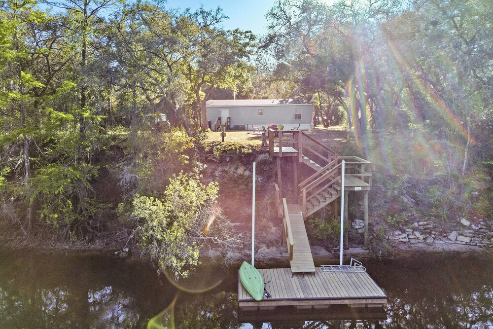 Bovees Riverhouse dunnellon Family Getaway!