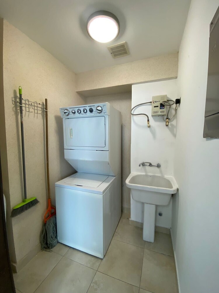Mar Rojo I 2 Bedroom in Costa del Este