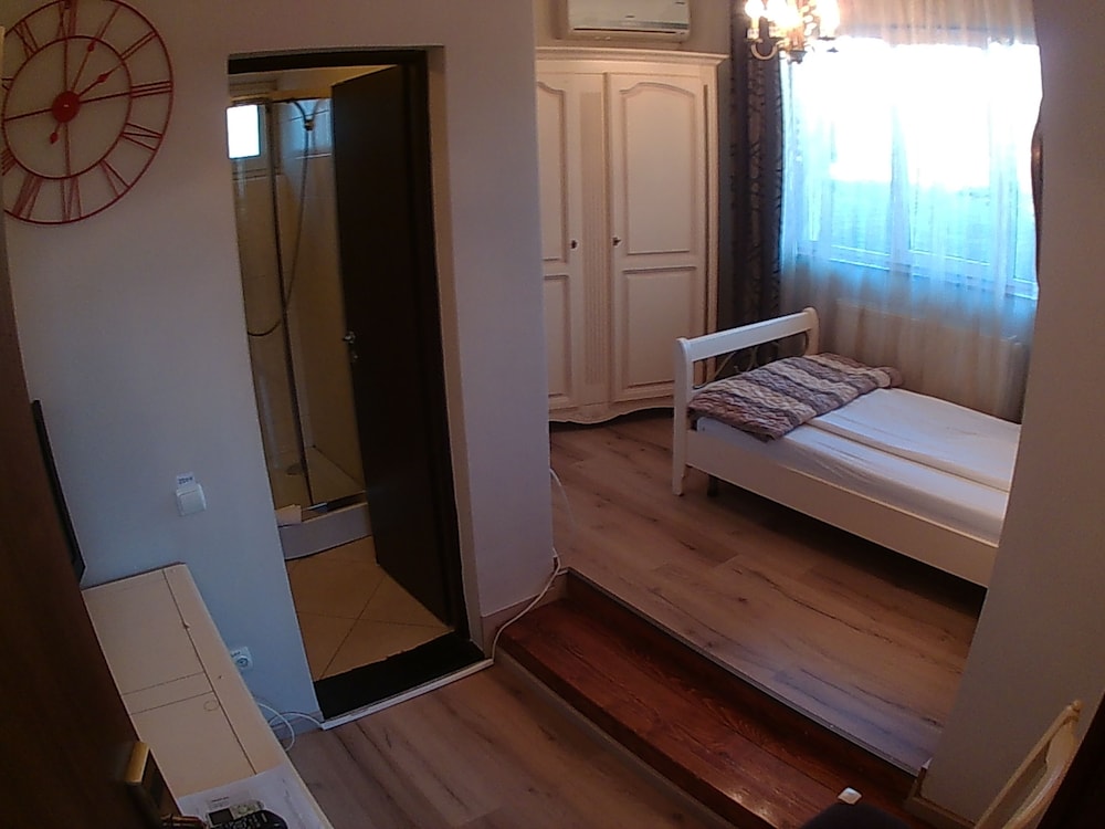 Photo 29