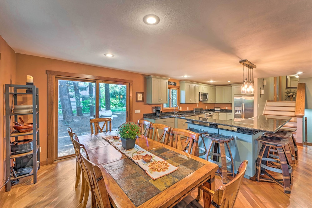 Lake Geneva Vacations - Lake Geneva Getaway w/ Fire Pit: Near Golf - Property Image 14