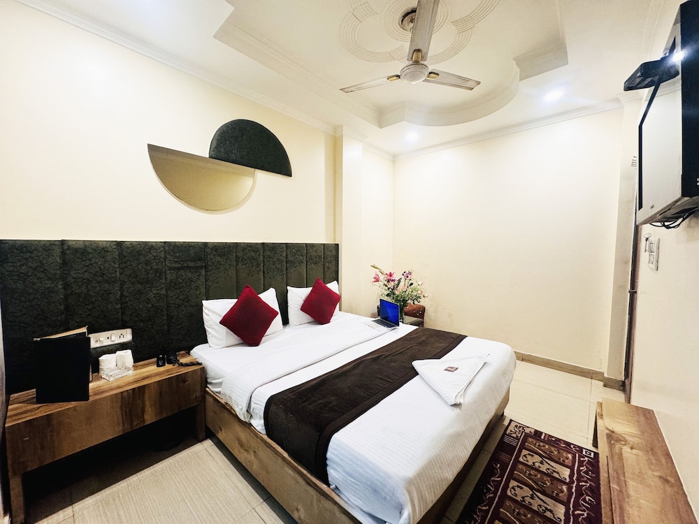 Staybook Hotel Jai Balaji New Delhi Railway Station