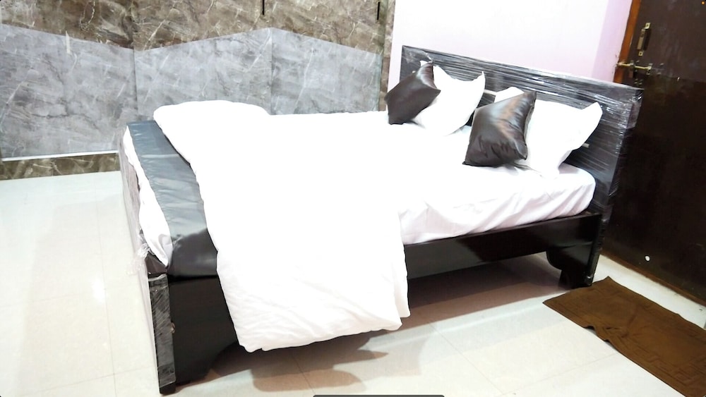 Hiraa inn Studio Apartments