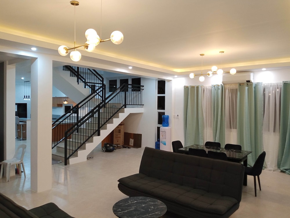 Oia Suites