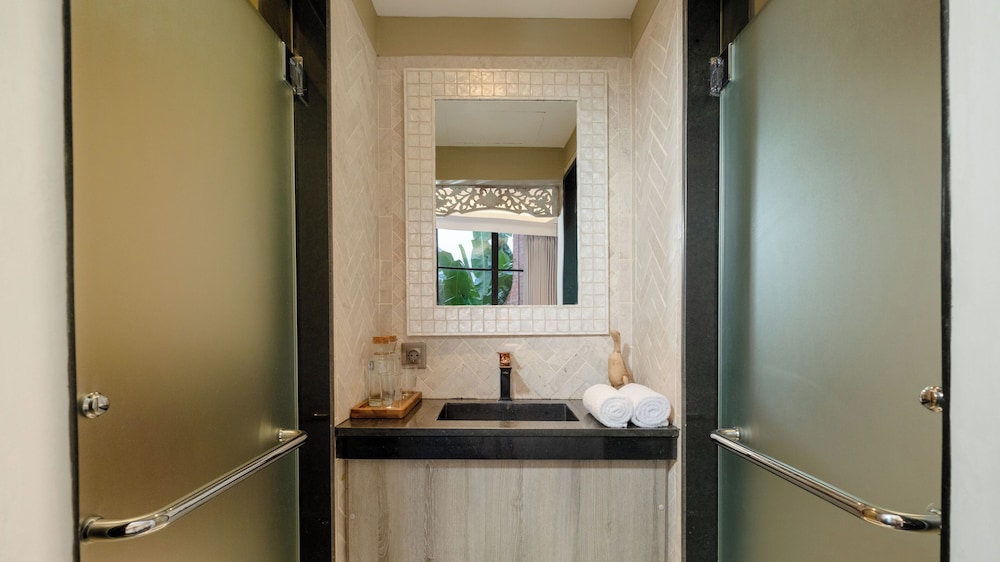 Baliris Villa V by Villa Finder