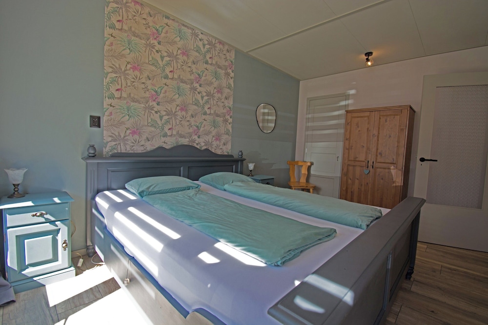 Bungalow Mui aan Zee in Centre of Petten