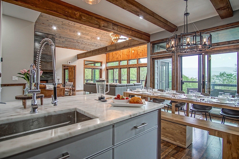 5 Br: Cupp Runneth Over - Luxurious Retreat Nestled 9.7 Miles From Snowshoe