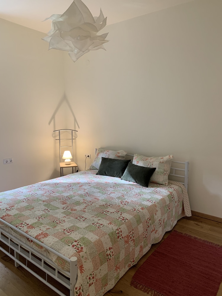 Cozy Apartment in the City Center view 5