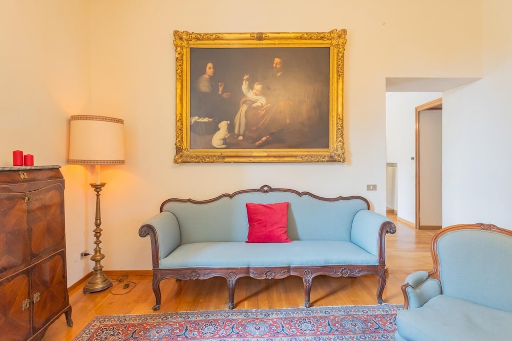 Villa Cardinal Ciceri - Penthouse Apartment view 3