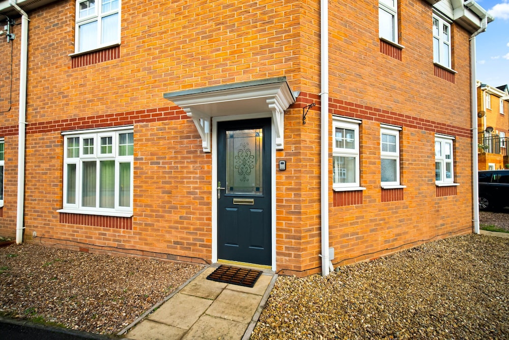 House - Sleeps 6, Garden & Free Parking