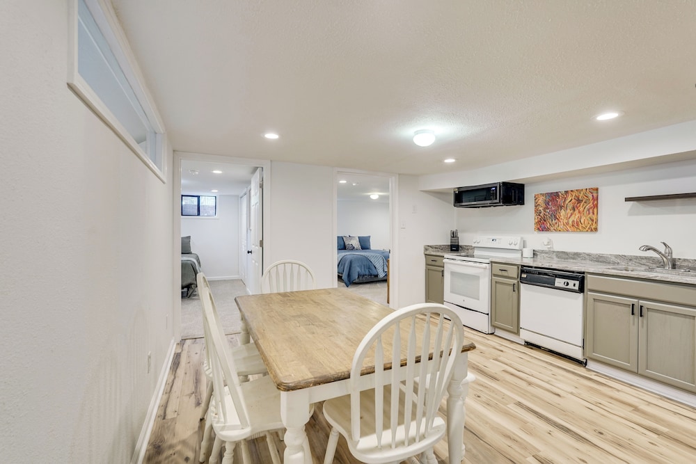 Group Getaway w/ Fenced Yard & Pool Table in Wrens