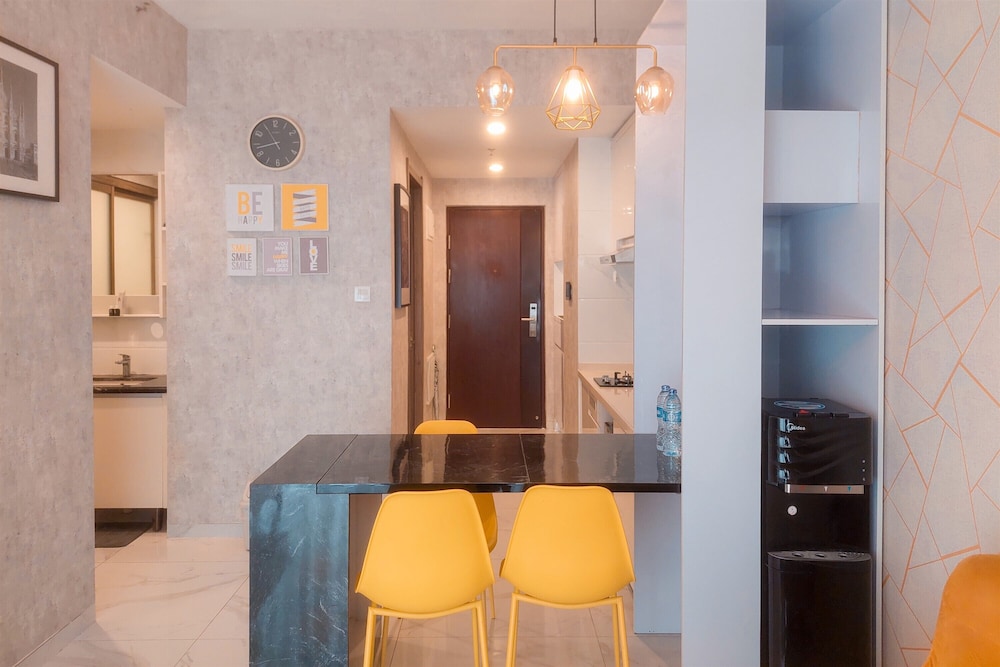 Comfort And Serene 2Br At Sky House Bsd Apartment