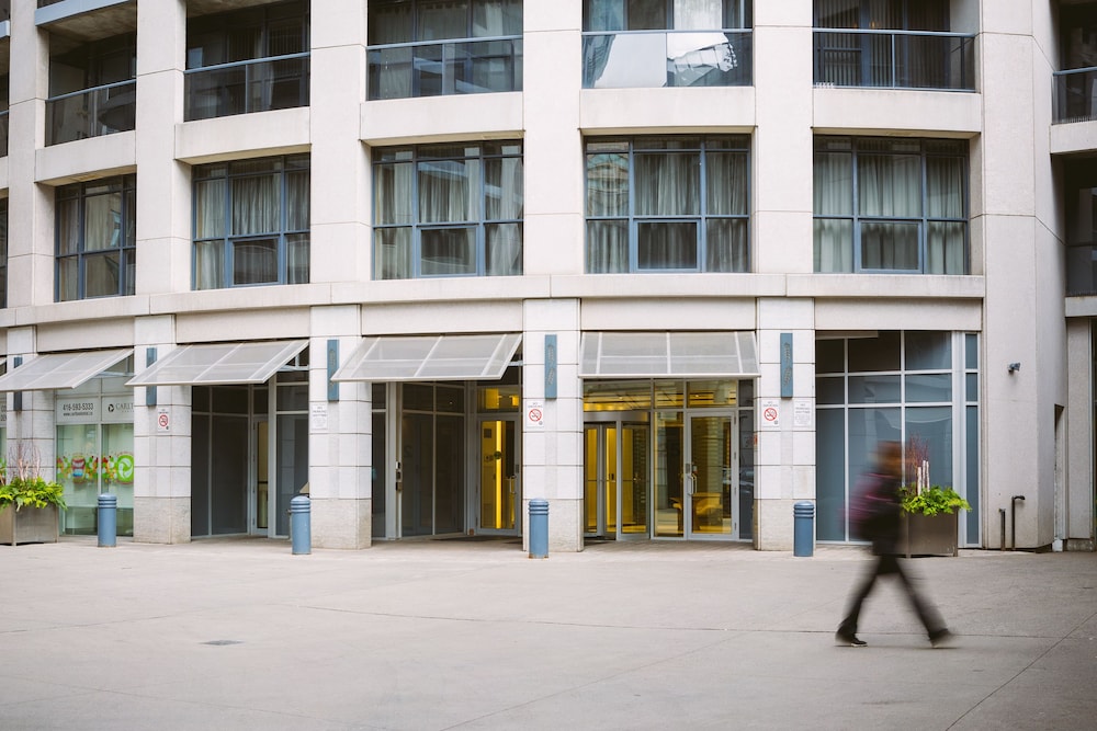 QuickStay - Incredible Downtown Condo, Yonge & College - Image 1