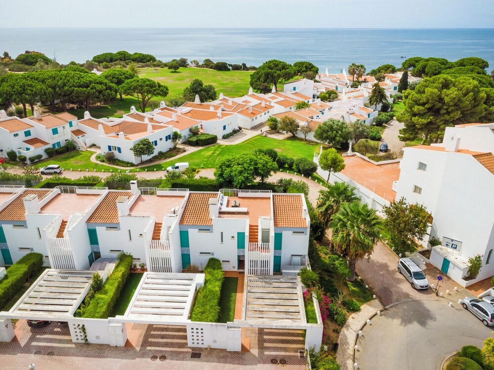 Sunny 5BR Villa at Prainha Club