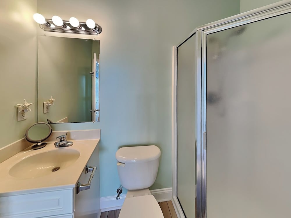 Otter Oasis by Topsail Realty
