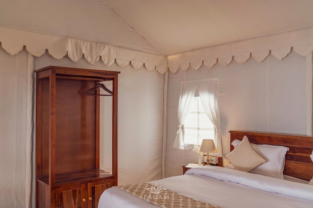 PADAM DESERT CAMP. JAISALMER
