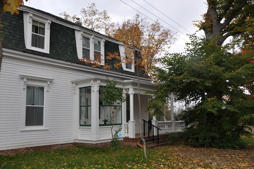 Rayski Guest House