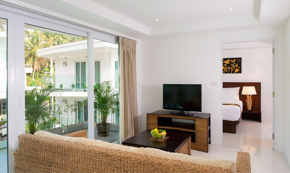 Kata Ocean View Residences