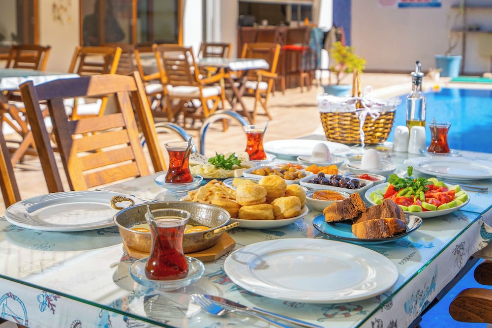 Cunda Giritlioğlu Otel Yetişkinlere Özel +12 - Image 62