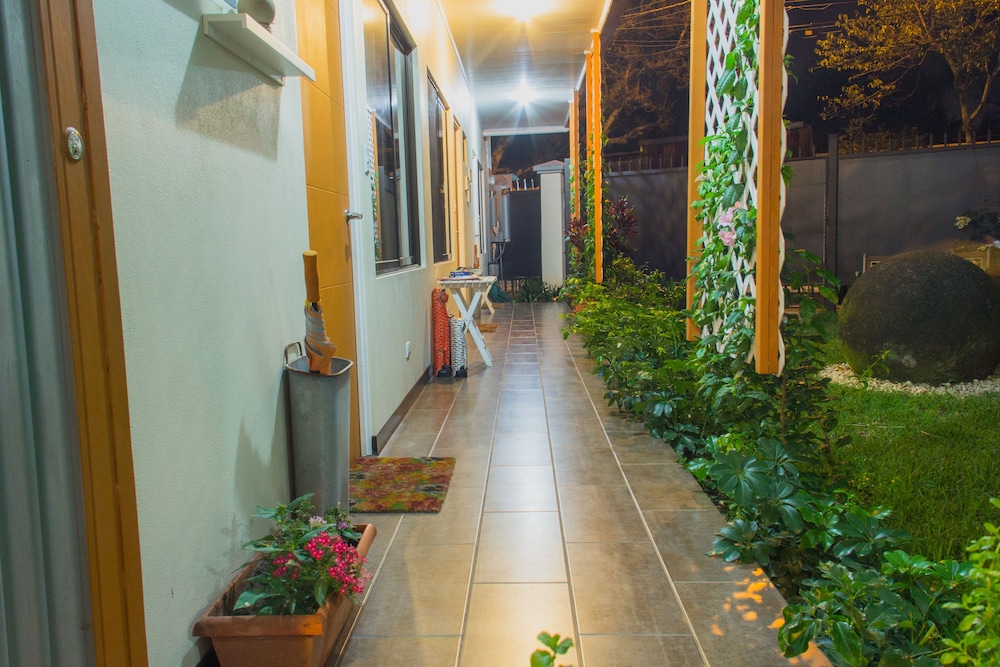 Terida Airport B&B