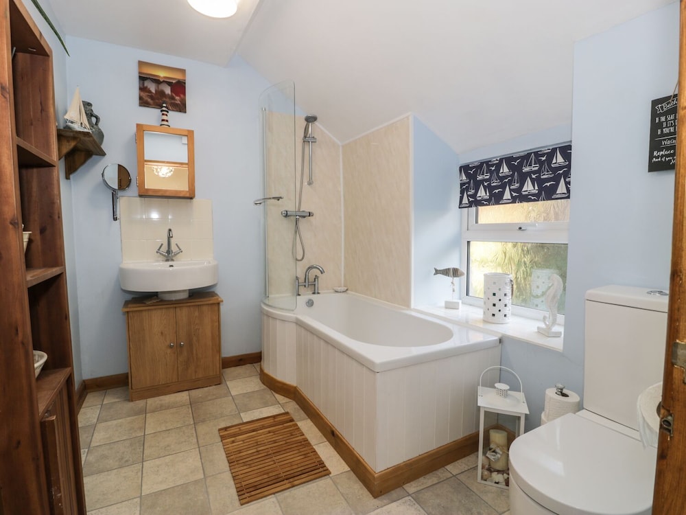 Caernarfon Vacations - 60 Hyfrydle Road - Property Image 9