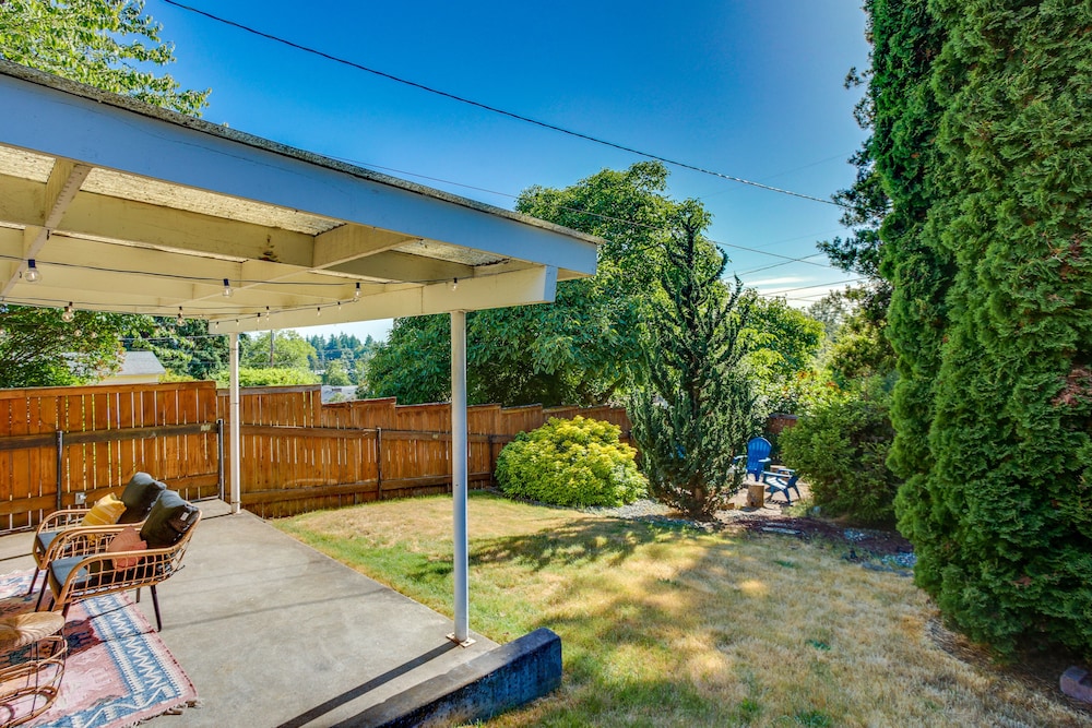 Updated Tacoma Home w/ Fire Pit! - Property Image 5