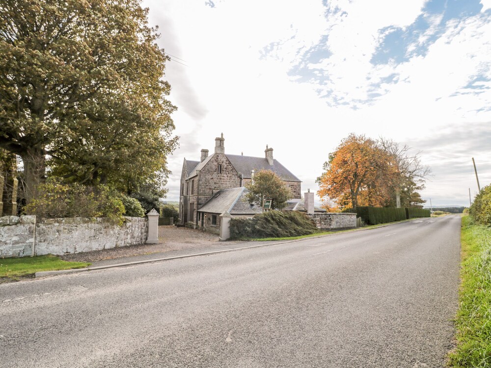 Stable Cottage view 3