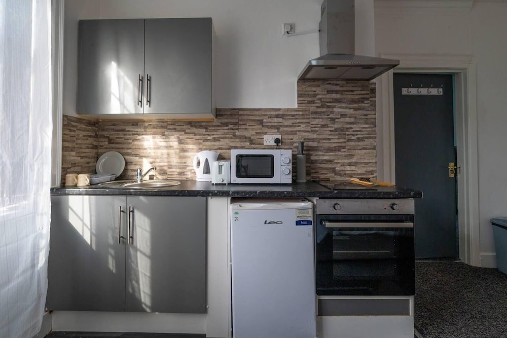 Lovely 2-bed Studio10 in Coventry view 4