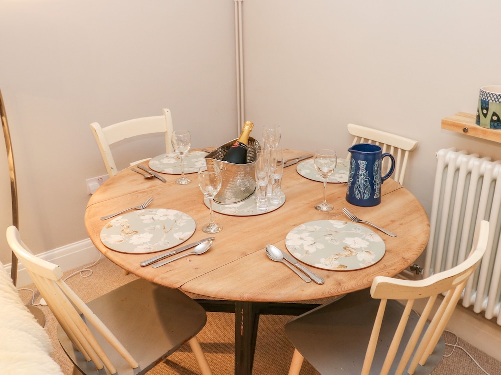 Flat 1, Belmont