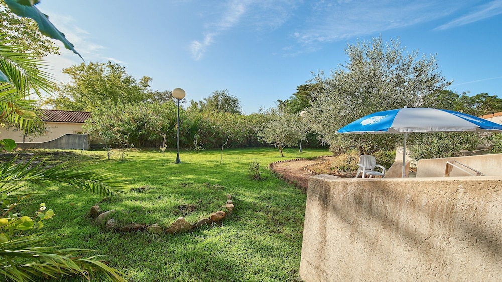 Cottage in Corsica With Garden Terrace