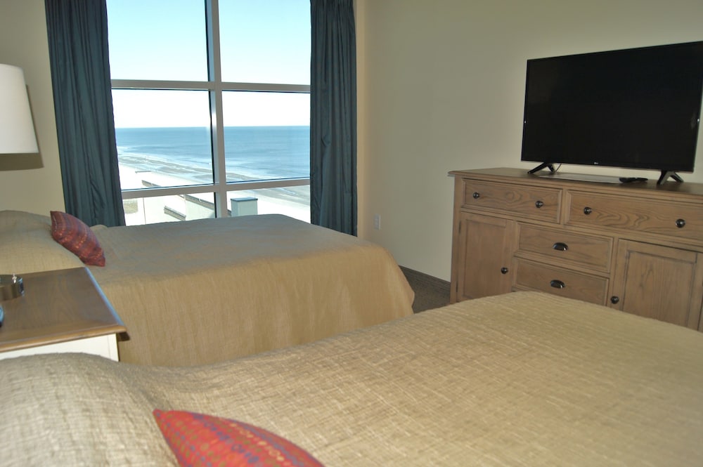 Seaside Resort 1003 3 Bedroom Condo by RedAwning
