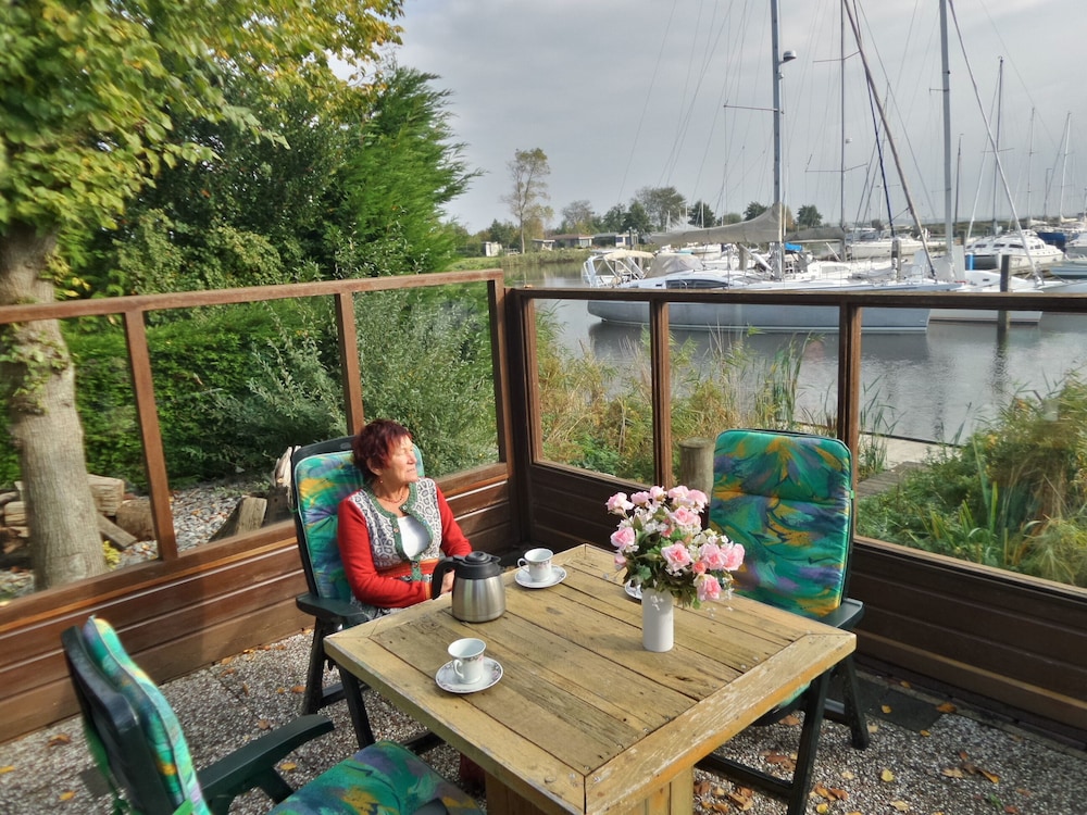 6 Pers - Chalet Emma Located at the Lauwersmeer With own Fishing Pier