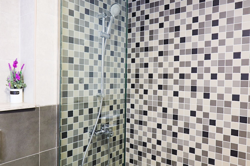 Fully Furnished Studio in Azizi Aliyah