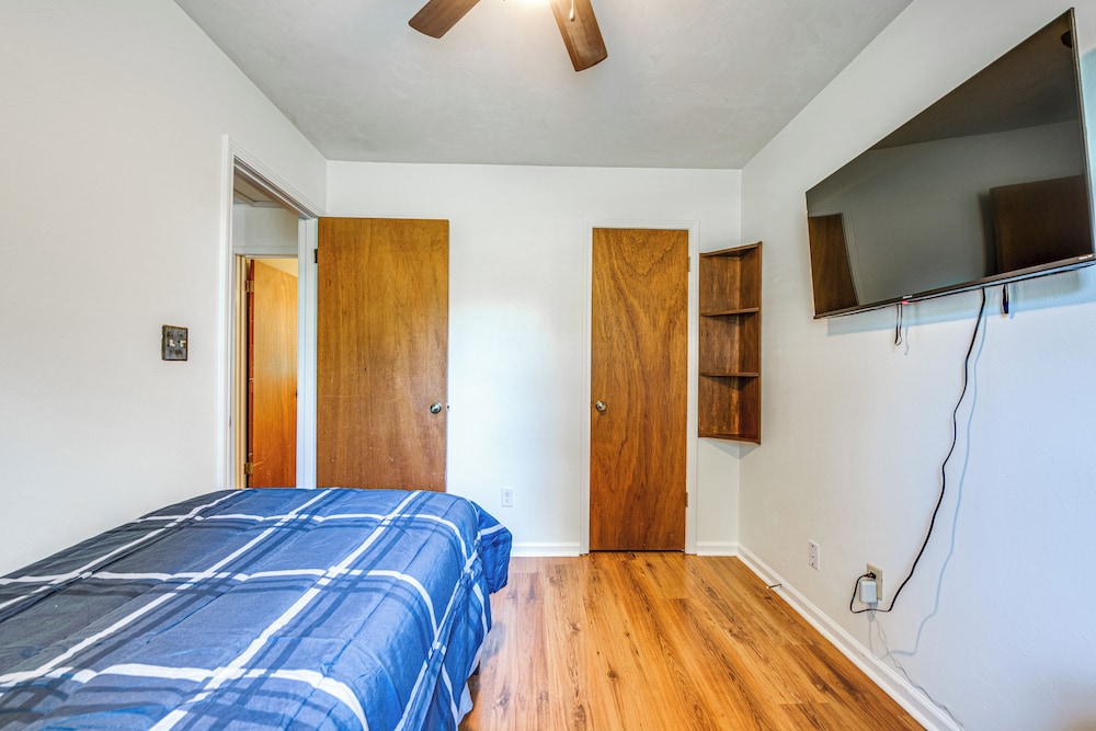 Quiet & Convenient Tallahassee Home, 4 Mi to Lake!