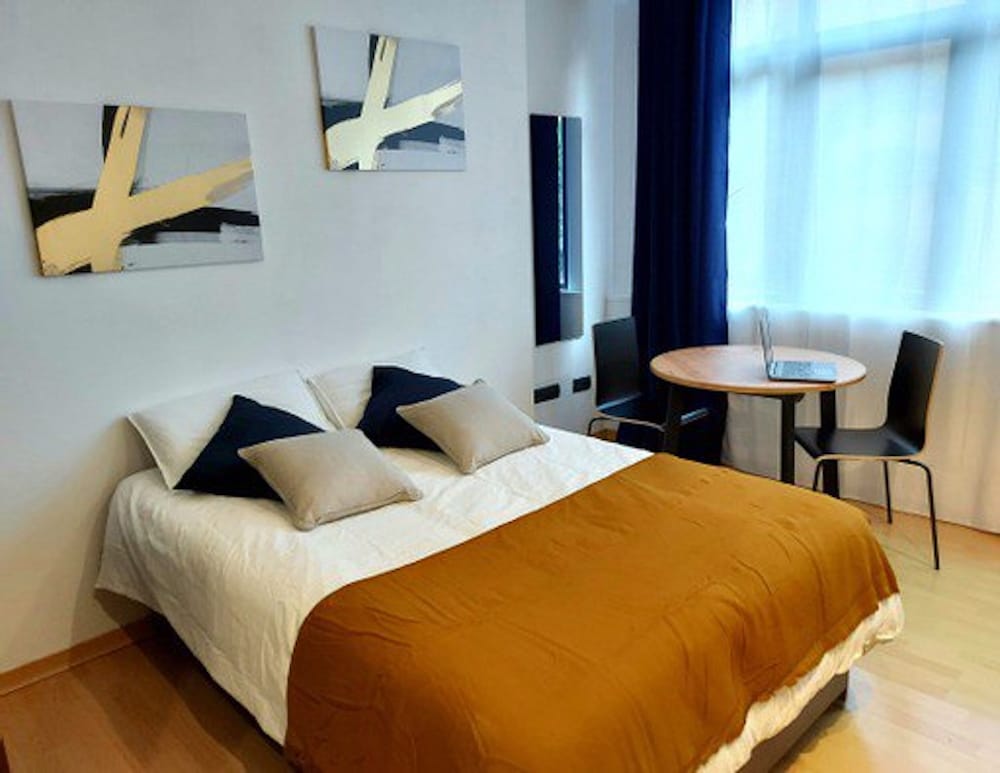 Hotel Holidays2Malaga City Center Apartments - Image 1
