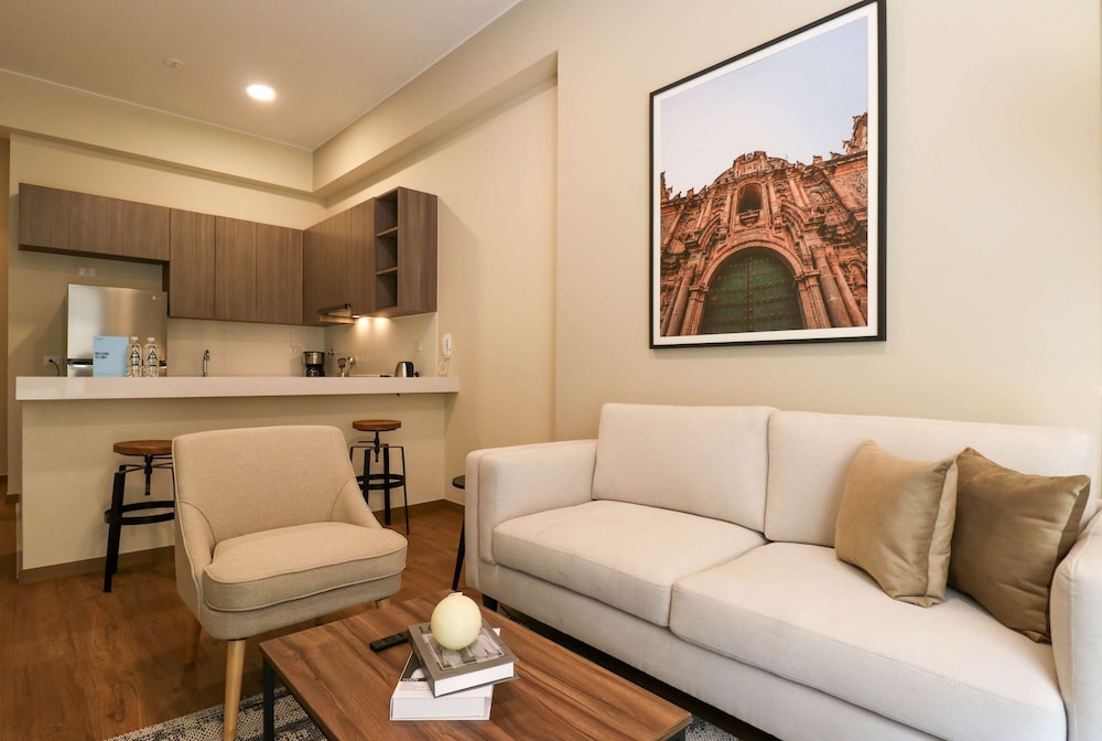 w Beautiful 2BR w Terrace Near Kennedy Park